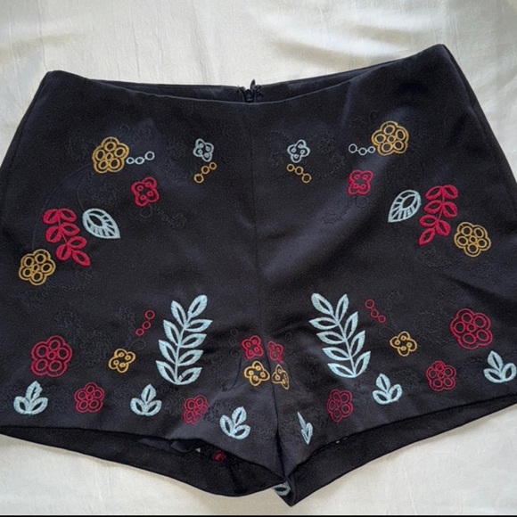 JOA Anthropologie Boho Embroidered Black Shorts 3” Inseam Rear Zip Lined Sz L - Picture 15 of 15